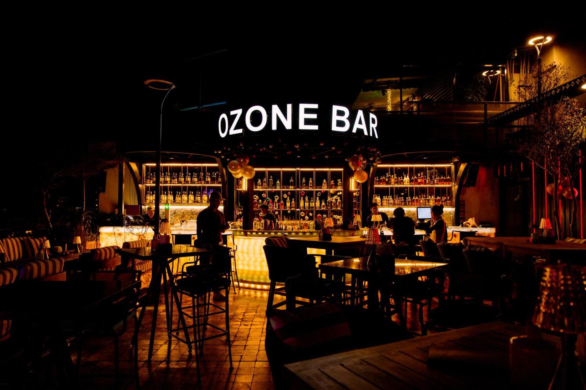 Grand Hotel Du Lac Hanoi Exterior foto Ozone Bar