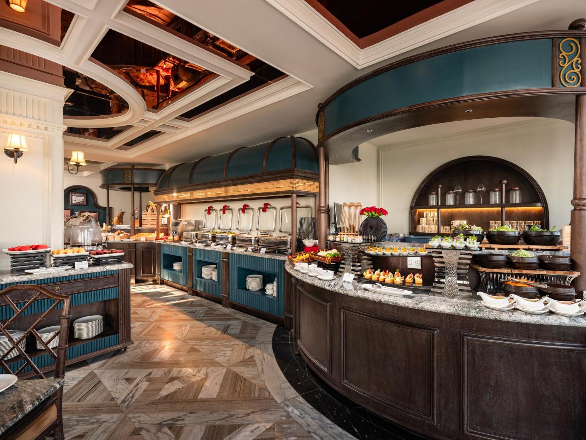 Grand Hotel Du Lac Hanoi Exterior foto The buffet at the hotel