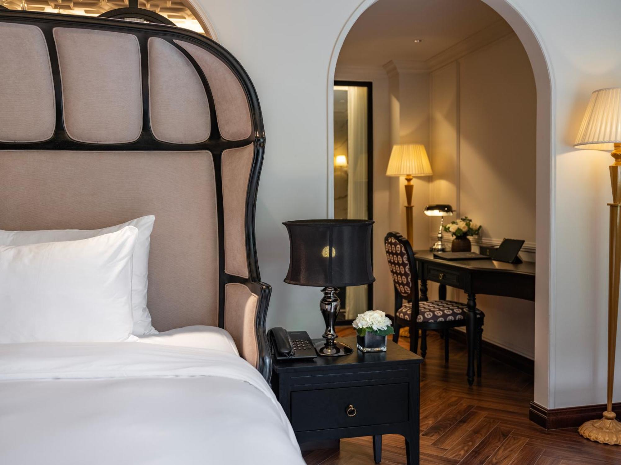 Grand Hotel Du Lac Hanoi Exterior foto A bedroom at the hotel